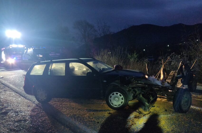 Accident la Sângeorz Băi! Un autoturism a lovit o căruță! FOTO