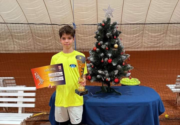  Tenis: Edward Neagoș campion la Cupa Dinamo. FOTO