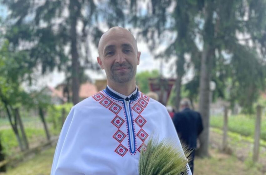  La mulţi şi fericiţi ani, preot paroh Ovidiu Toma de la Arcalia!