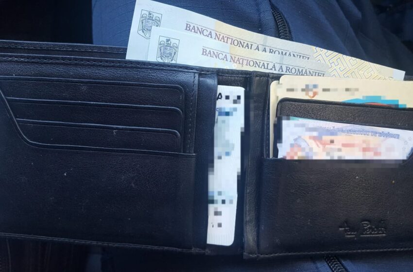 Jandarmii i-au găsit portofelul unui bistrițean și i l-au înapoiat