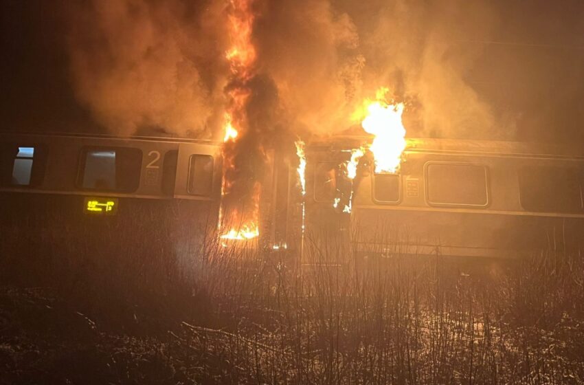  Trenul accelerat Galați-Cluj a luat foc pe raza localității Cociu