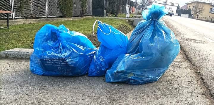  SACUL ALBASTRU pentru deșeurile reciclabile din hârtie / carton se va colecta miercuri 07 FEBRUARIE 2024 în municipiul Bistrița și în localitățile componente!