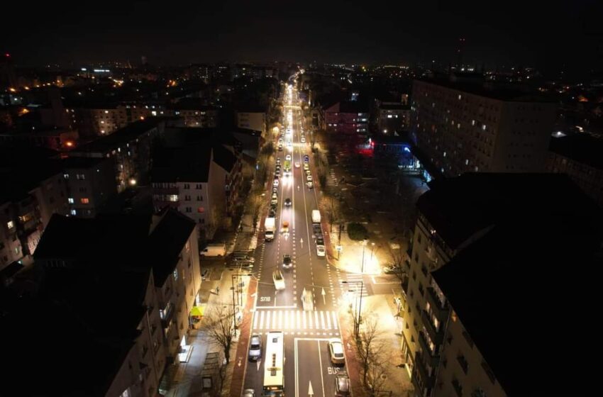  A fost pus în funcțiune noul iluminat public pe străzile Năsăudului și Andrei Mureșanu din Bistrița. FOTO