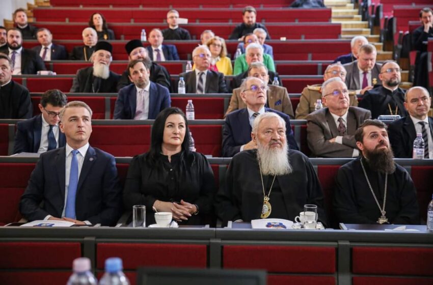  Prefectul Teofil Cioarbă la Adunarea Eparhială a Arhiepiscopiei Vadului, Feleacului și Clujului. FOTO