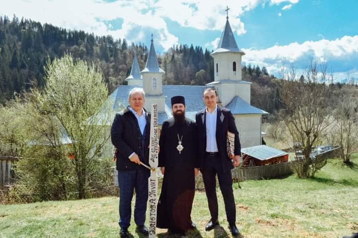  Emil Radu Moldovan: La Mulți Ani, Preasfinția Voastră!