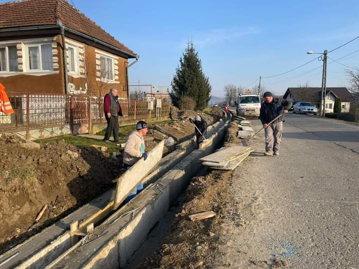  Se reabilitează DJ 172 A din orașul Beclean