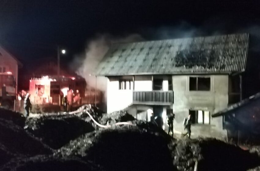  Incendiu în această dimineață la o casă din Rebra! FOTO/VIDEO