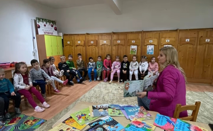  Diana Morar: În acest an, de ziua lecturii, am ales să citesc împreună cu minunații copii de la grădinița “Trenulețul Veseliei” din Bistrița. VIDEO