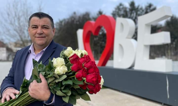  Nicolae Moldovan: La mulți ani, dragi mame, surori, bunici și prietene!