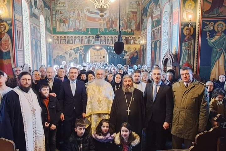  Ministrul Bogdan Ivan a participat la slujba de duminică de la Mănăstirea Strâmba