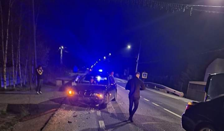  Accident aseară la Uriu. Două mașini s-au tamponat