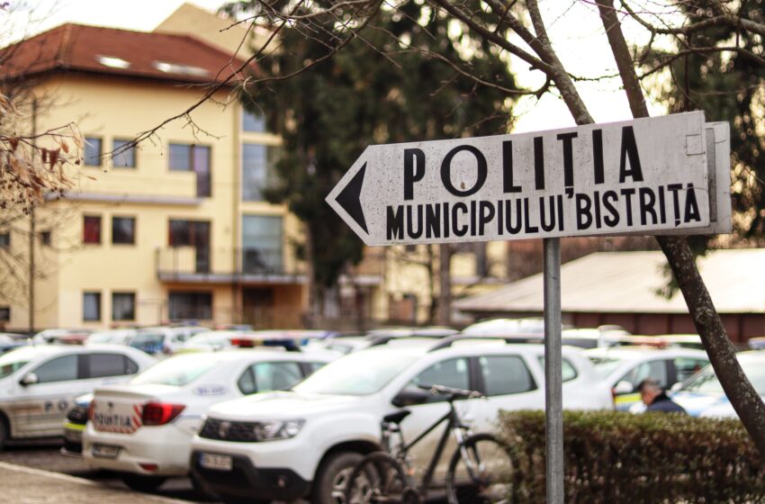  Cercetați pentru furt calificat și complicitate la furt calificat, identificați de polițiști