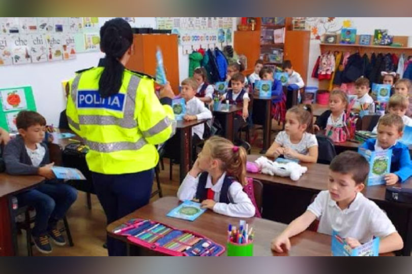  Acțiuni pentru siguranța elevilor, desfășurate de polițiști la Bistrița și Beclean