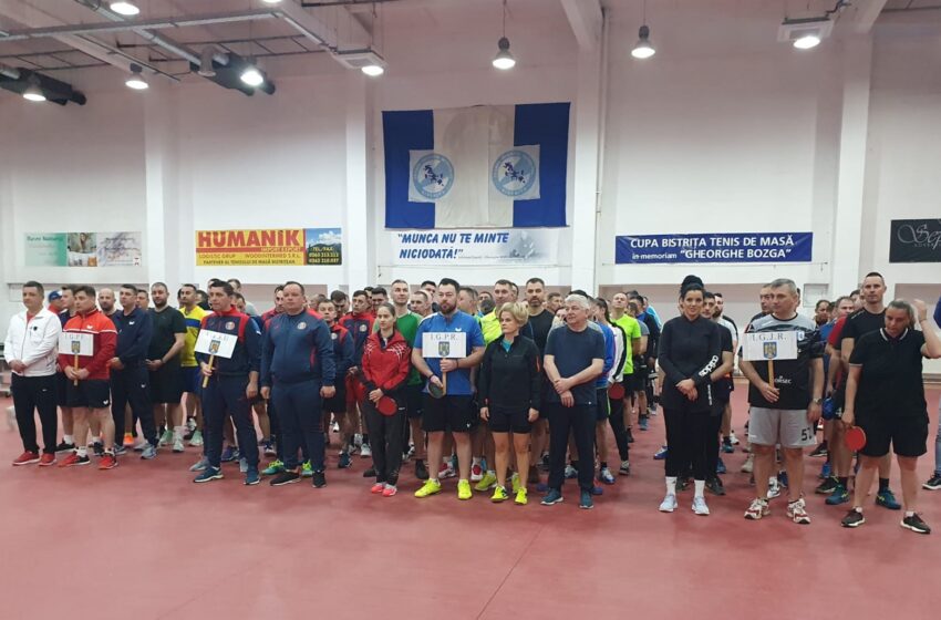  Doi jandarmi bistrițeni participă la Campionatul de Tenis de Masă de la Bistrița. FOTO/VIDEO