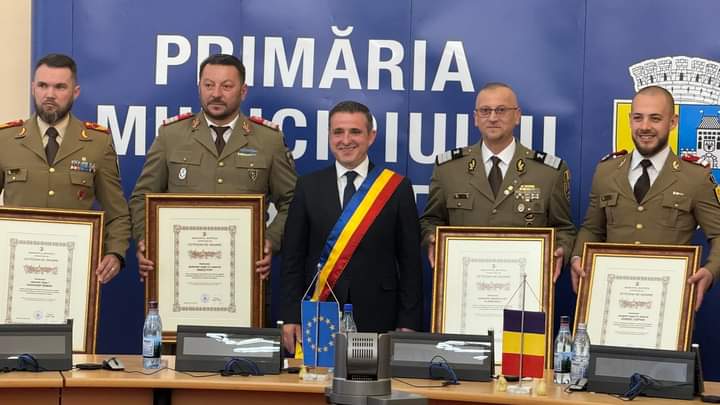  Primarul Ioan Turc a oferit diplomele de Cetățean de Onoare pentru 4 veterani ai teatrelor de operații. FOTO
