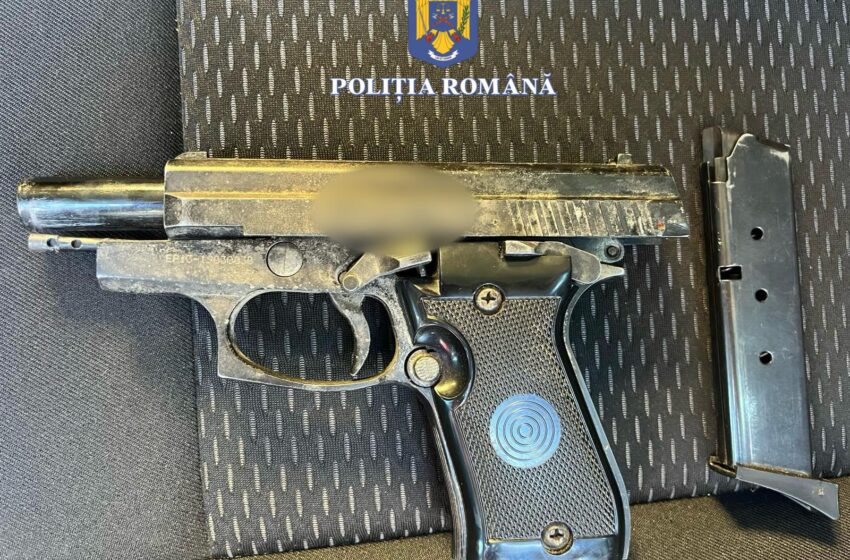  Bărbat cercetat pentru infracțiuni la regimul armelor și al munițiilor, reținut de polițiști. VIDEO