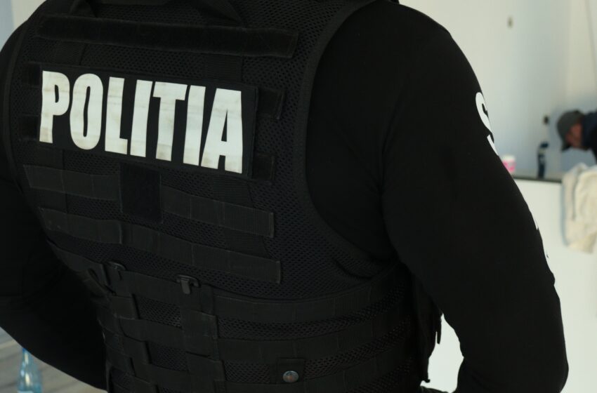  Bărbat de 47 de ani bănuit de comiterea infracțiunii de violarea vieții private, reținut de polițiști