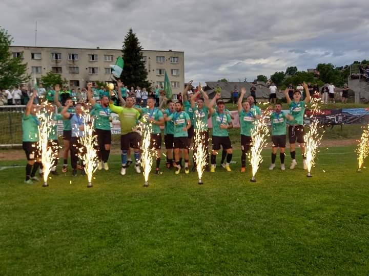  Fotbal: După campionat, Silvicultorul Maieru câștigă și Cupa României. FOTO