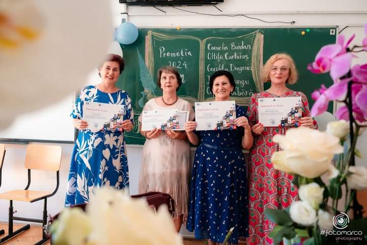  Ea este Generația de Aur a profesorilor de la Colegiul Național „Andrei Mureșanu” Bistrița. FOTO
