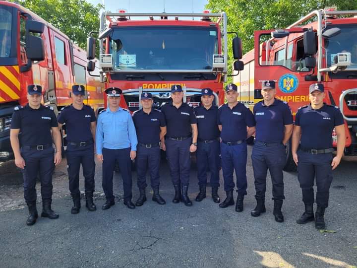  Opt pompieri bistrițeni pleacă în Franța la un program de specializare pentru stingerea incendiilor de pădure