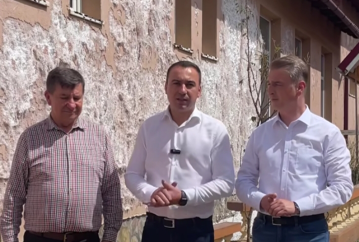  Bogdan Ivan în vizită la Săsarm, după fenomenele meteo extreme care s-au abătut asupra comunei Chiuza. VIDEO