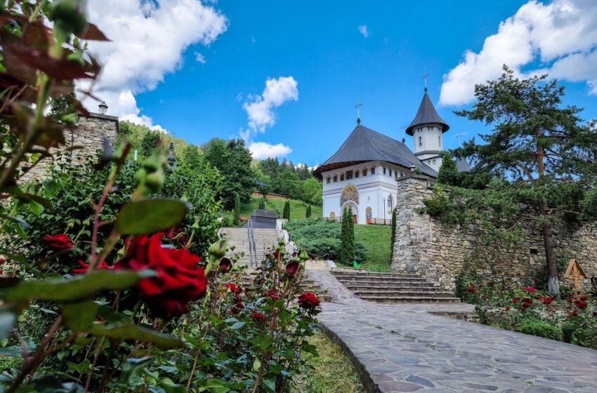  Sărbătoarea Rusaliilor sau Pogorârea Duhului Sfânt, una dintre cele mai vechi sărbători creştine