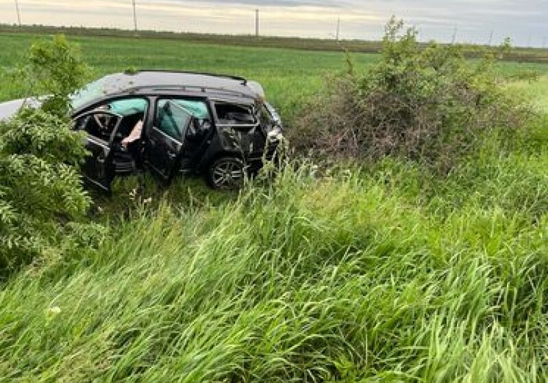  Accident rutier între Herina și Galații Bistriței. Un autoturism a ieșit în decor
