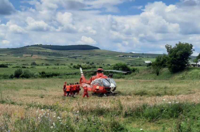  Accident rutier la Viile Tecii. Un minor de a fost transportat cu un elicopter SMURD la un spital din Târgu-Mureș