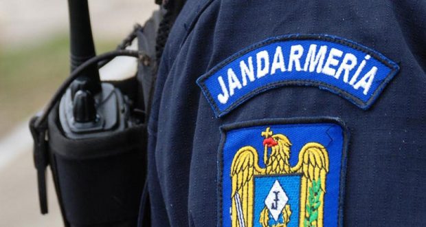  Un tânăr din Bistrița a fost prins de jandarmi având droguri asupra sa într-un club din oraș