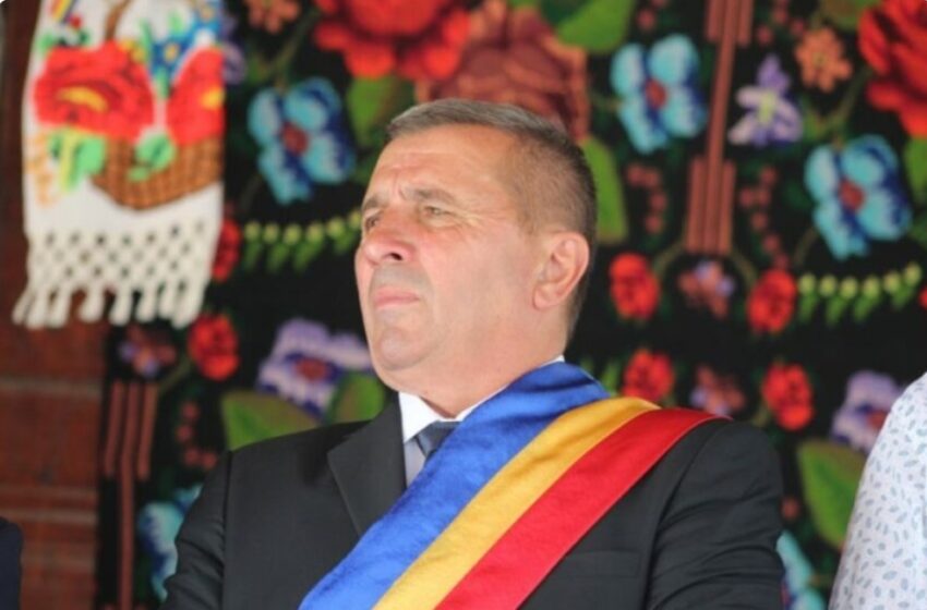  Primarul din Sânmihaiu de Câmpie, Ioan Mate (PSD), viceprimarul și secretarul comunei au fost reținuți după ce ar fi cumpărat voturi la alegerile locale.Un vot costa 700 de lei!