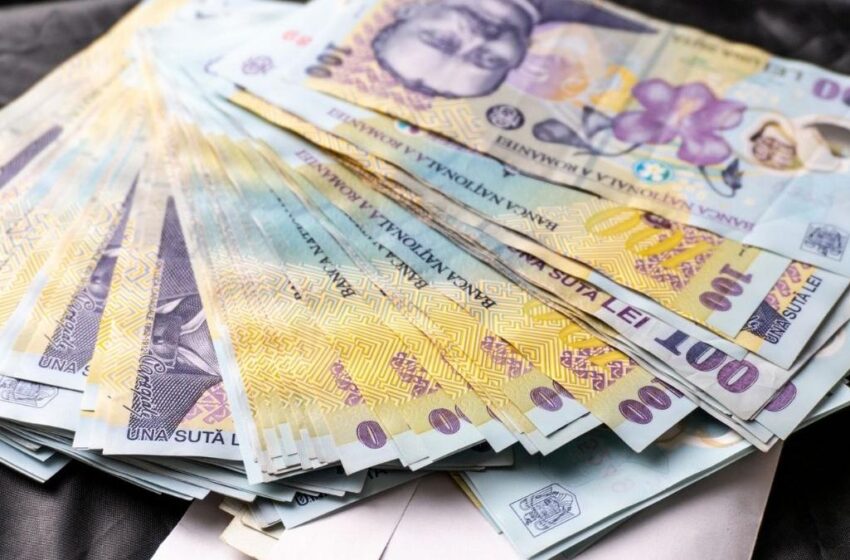  Sume importante de bani au fost găsite de două femei și aduse la Poliție pentru a ajunge la proprietari