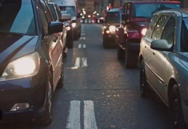  A șicanat alt șofer pentru că l-a depășit, i-a blocat deplasarea, iar polițiștii l-au reținut pentru 24 de ore