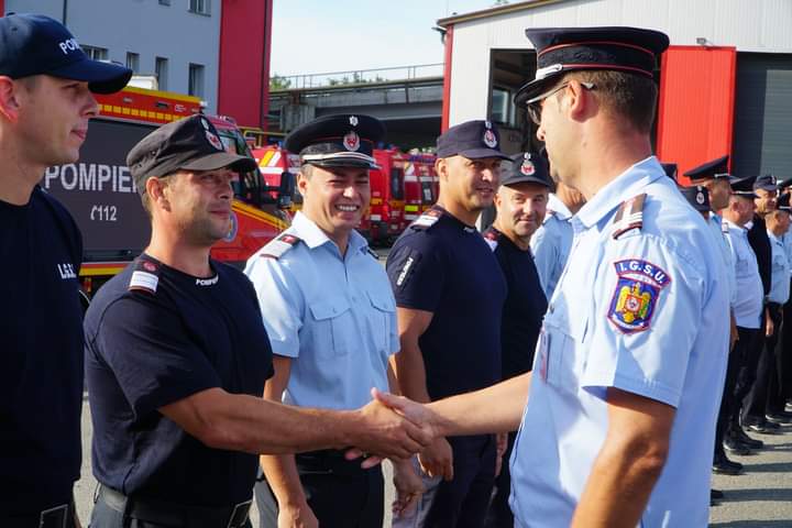  49 de pompieri militari bistrițeni au fost avansați în grad. FOTO