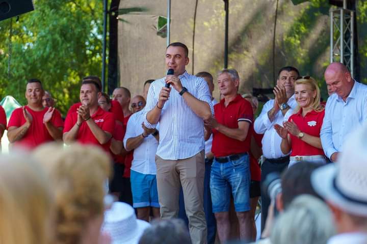  Bogdan Ivan: Bistrița e pe mâini bune! Echipa social democrată de la municipiu are oameni frumoși și muncitori. FOTO