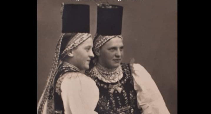  Conferința “𝐎𝐫𝐢𝐠𝐢𝐧𝐢𝐥𝐞 𝐜𝐨𝐬𝐭𝐮𝐦𝐮𝐥𝐮𝐢 𝐨𝐫ăș𝐞𝐧𝐞𝐬𝐜 𝐬ă𝐬𝐞𝐬𝐜”, astăzi la Complexul Muzeal Bistrița-Năsăud