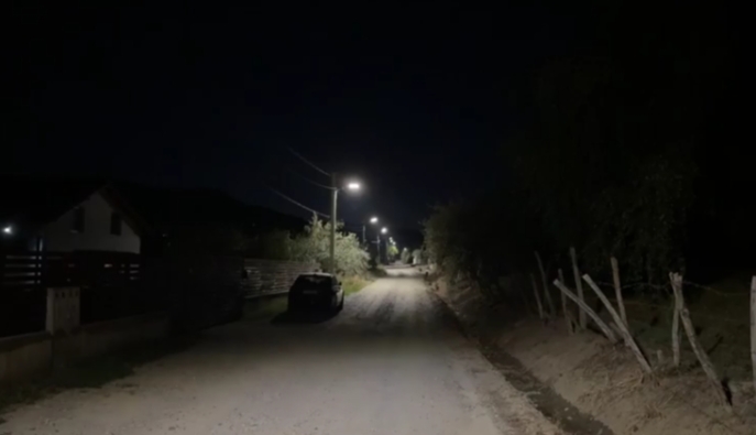  Iluminat public cu becuri LED și panouri fotovoltaice pe încă 16 străzi din Bistrița. VIDEO