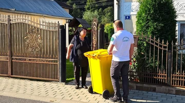  MIERCURI 28 AUGUST 2024 se colectează PUBELA GALBENĂ în Cartier UNIREA din  Bistrița! FOTO