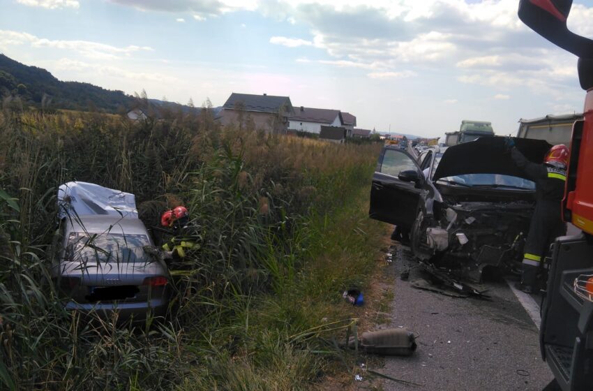  Accident rutier! Mașină iesită în decor la Prundu Bârgăului!