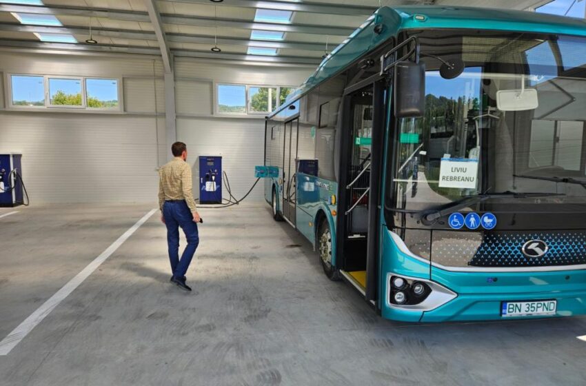  La Năsăud au fost vândute 1000 de bilete într-o singură lună pe autobuzele electrice. FOTO