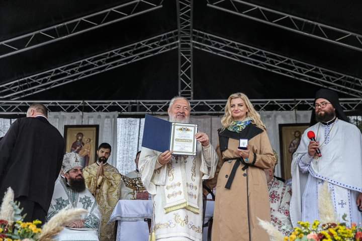  Deputatul Diana Morar a fost distinsă cu 𝐎𝐫𝐝𝐢𝐧𝐮𝐥 “𝐄𝐩𝐢𝐬𝐜𝐨𝐩 𝐍𝐢𝐜𝐨𝐥𝐚𝐞 𝐈𝐯𝐚𝐧” pentru mireni. FOTO