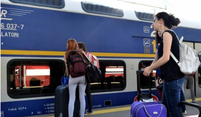  Călătoriile gratuite cu trenul pentru elevi sunt valabile până la 30 septembrie cu carnetul de anul trecut