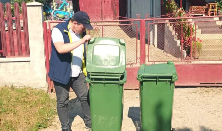 Miercuri se colectează pubela verde, pentru deșeurile reciclabile din sticlă, în Municipiul Bistrița și în localitățile componente. FOTO