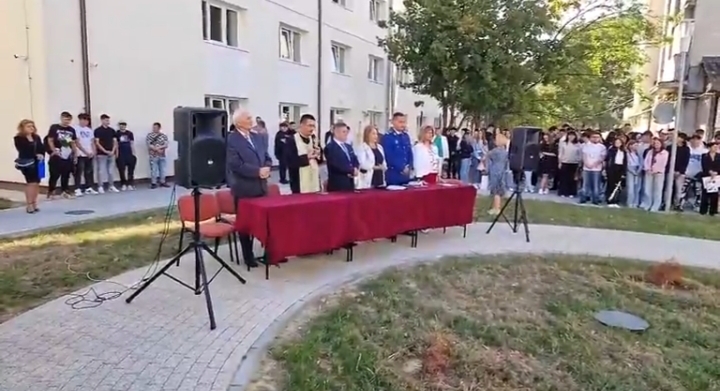  Elevii de la Liceul Tehnologic Grigore Moisil au început anul școlar în casă nouă