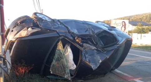  Accident rutier pe Calea Clujului din Bistrița! O mașină s-a răsturnat!