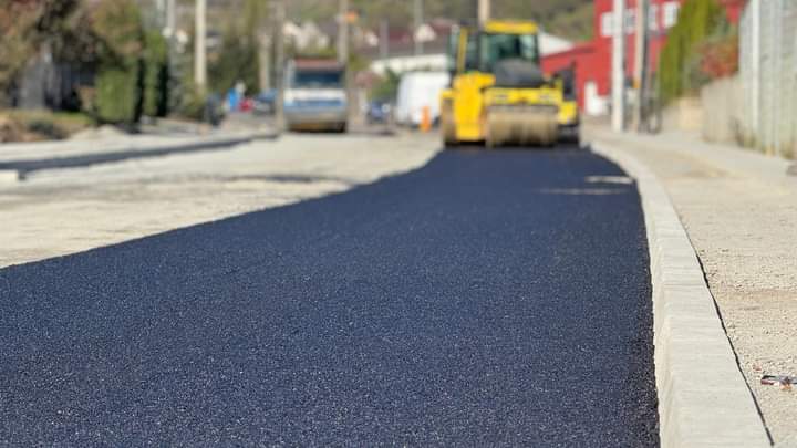  Carosabil nou pe încă un tronson de pe strada Tărpiului din Bistrița. FOTO