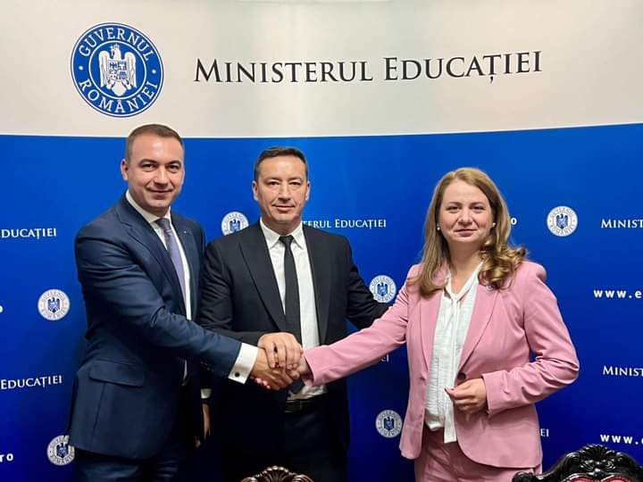  Ministrul Bogdan Ivan anunță construcția unui campus școlar la Prundu Bârgăului