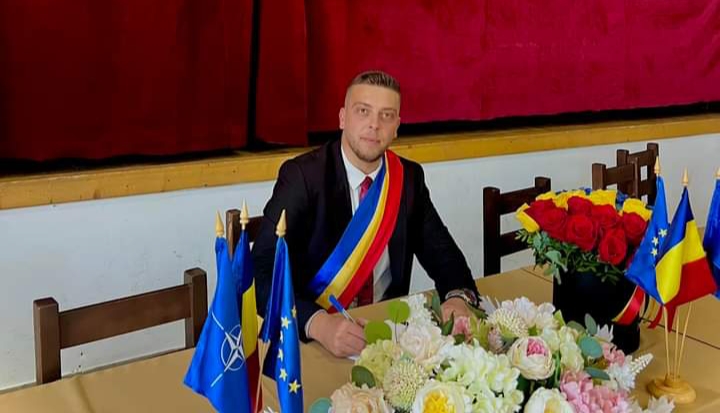  Octavian Pop, cel mai tânăr primar din județ, a depus jurământul în comuna Matei