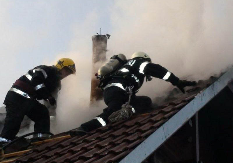  Incendiu la o casă de locuit din Florești