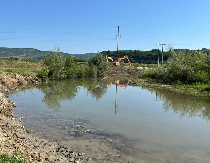  Au fost finalizate lucrările de reprofilare a albiei râului Ilișua la Căianu Mic. FOTO
