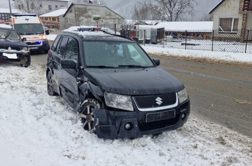  Accident rutier la Năsăud. Doi adulți și un copil în vârstă de 6 ani au ajuns la spital